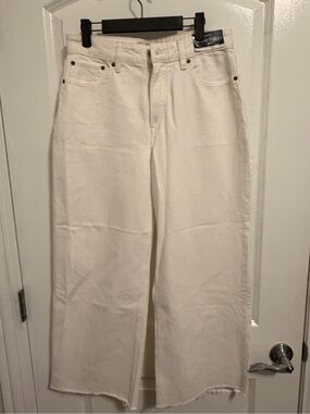 Abercrombie & Fitch Women's White Wide Leg Cropped Jeans